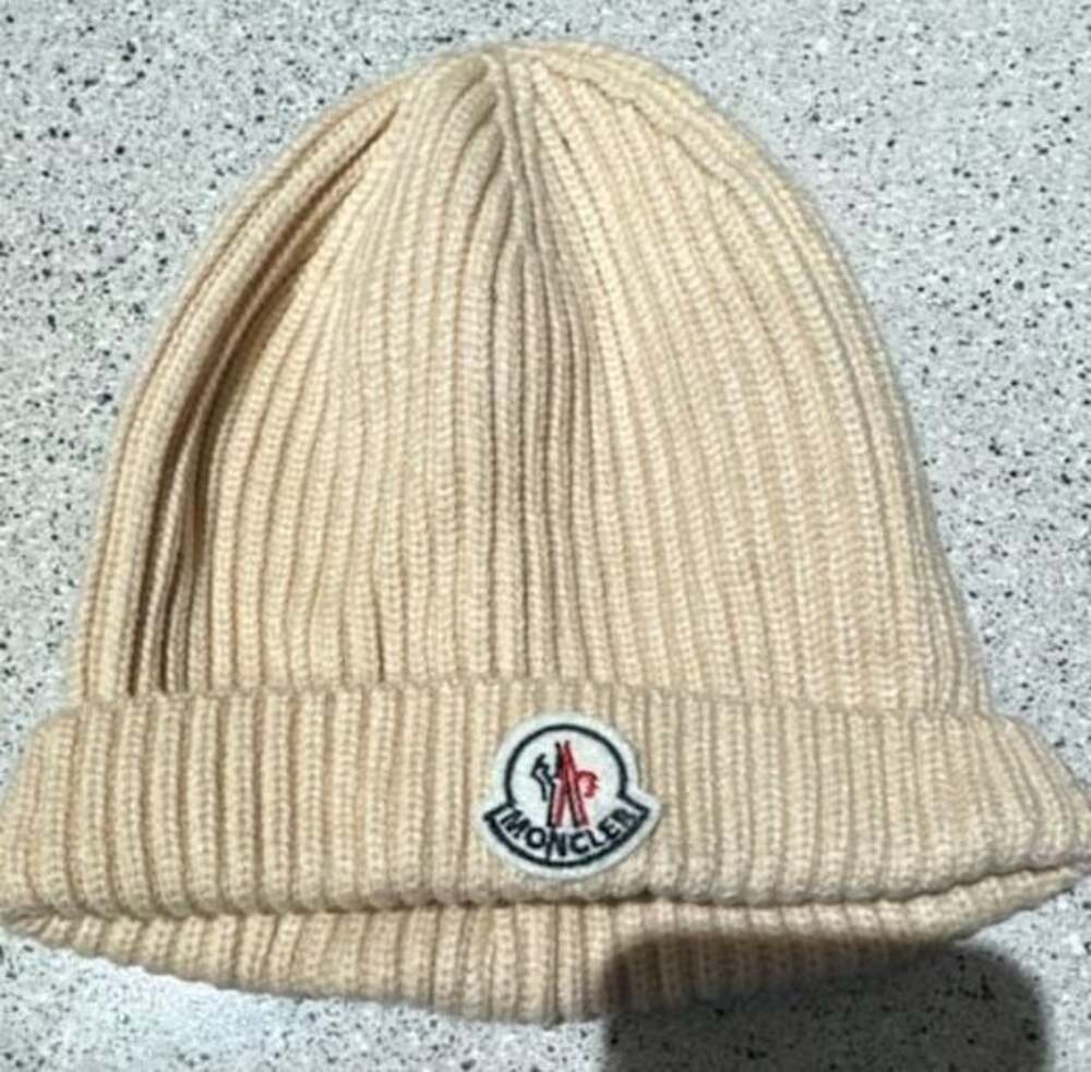 Moncler Ribbed Logo-Patch Wool Beanie in Beige